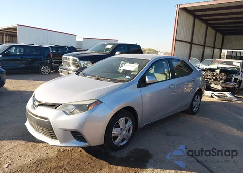 2015 Toyota Corolla Le z USA, uszkodzony, nr VIN 5YFBURHE0FP350941